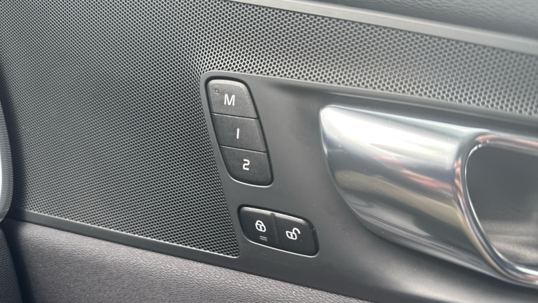 Volvo Xc60 2.0 T6 RC PHEV Inscription Expression 5dr AWD Auto Estate